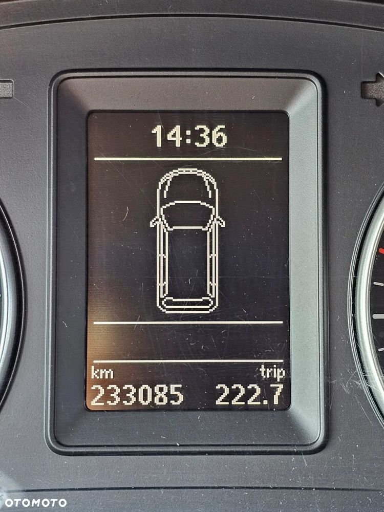 Volkswagen Touran 1.6 TDI DPF Comfortline - 9