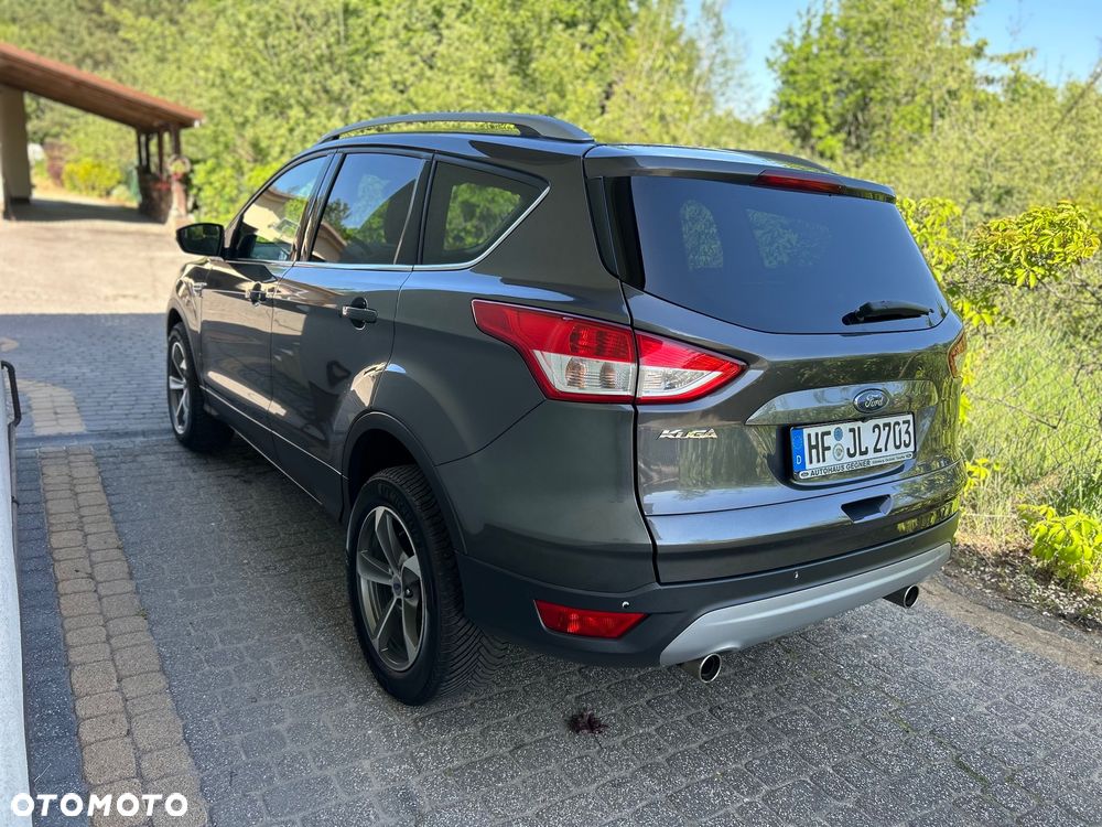 Ford Kuga 2.0 TDCi 2x4 Titanium - 6