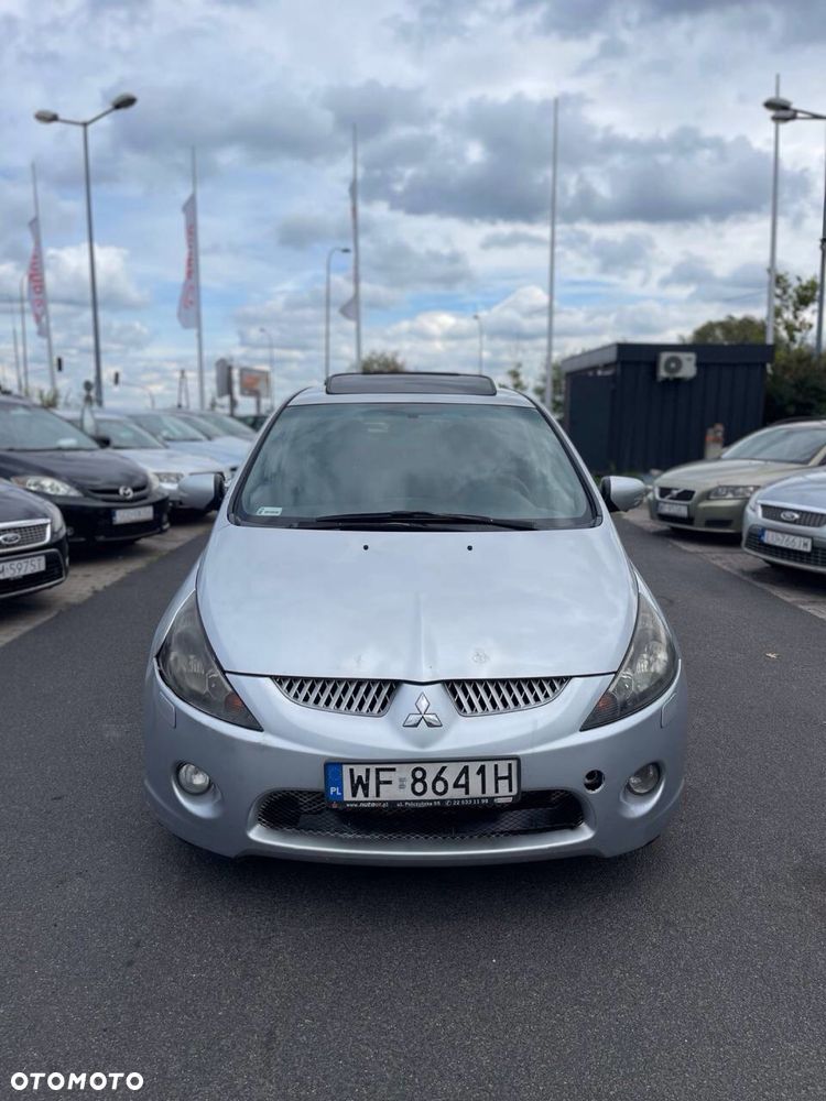 Mitsubishi Grandis - 2