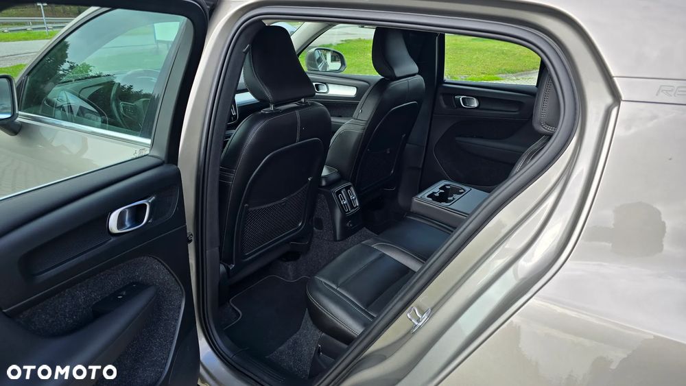 Volvo XC 40 T5 Plug-In Hybrid Momentum Pro - 15