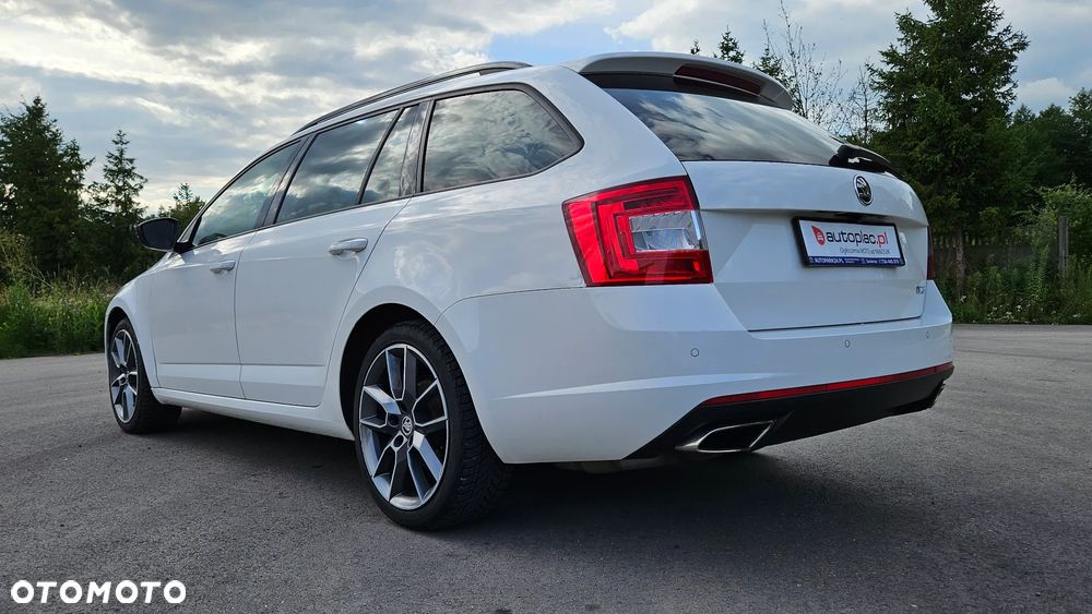 Skoda Octavia Combi 2.0 TDI DSG RS - 13