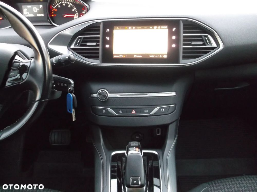 Peugeot 308 PureTech 130 GPF EAT8 Black Edition - 13