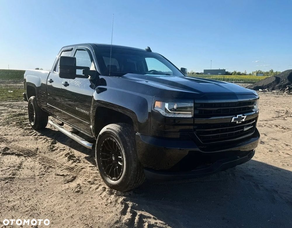 Chevrolet Silverado - 2