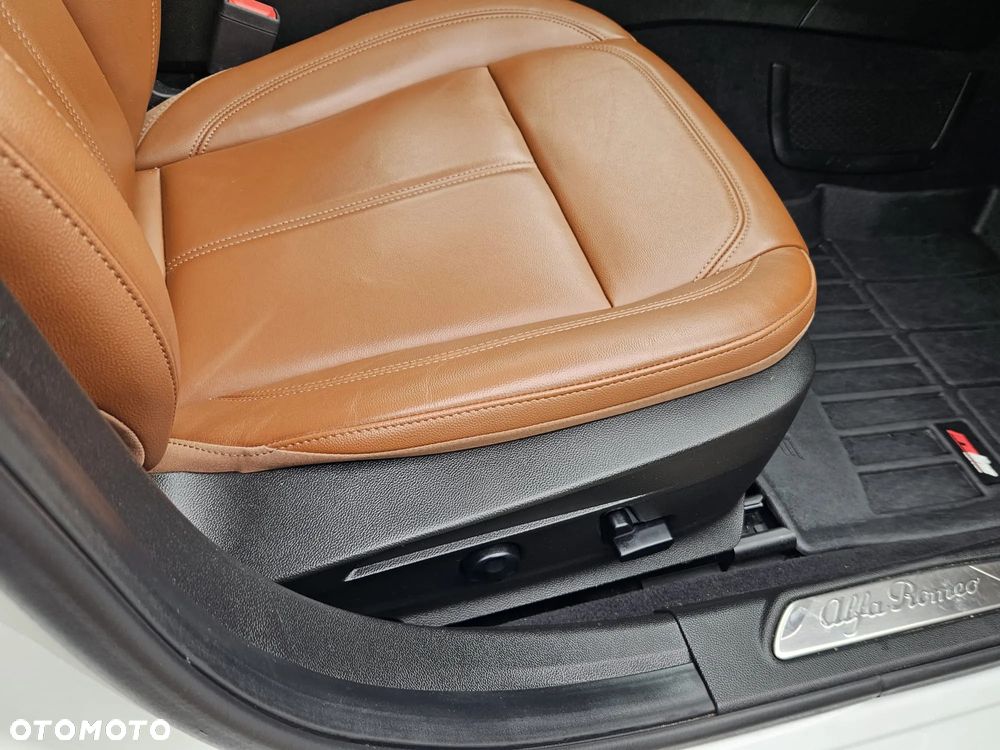 Alfa Romeo Giulia 2.0 Turbo Veloce TI Q4 - 17