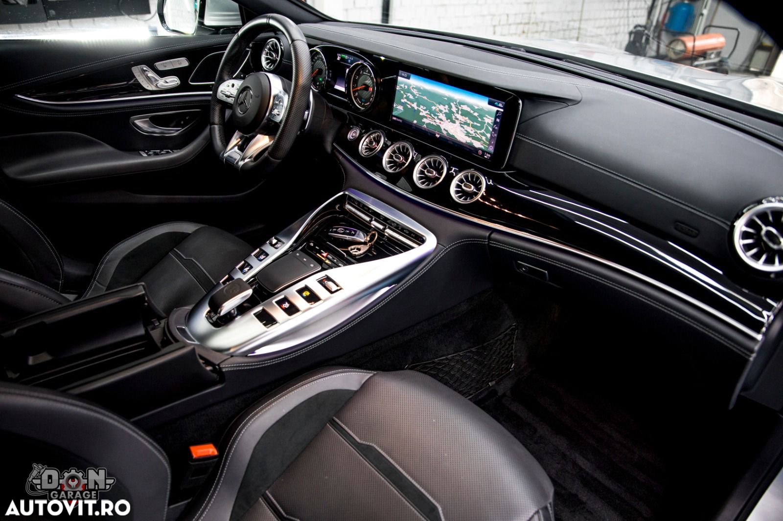 Mercedes-Benz AMG GT 43 4MATIC+ MHEV - 13