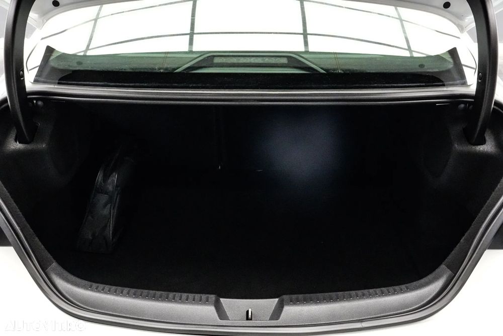 Renault Megane TCe 140 GPF EQUILIBRE - 17