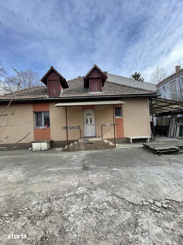 Casă de vânzare în apropierea Pieței de Rusi