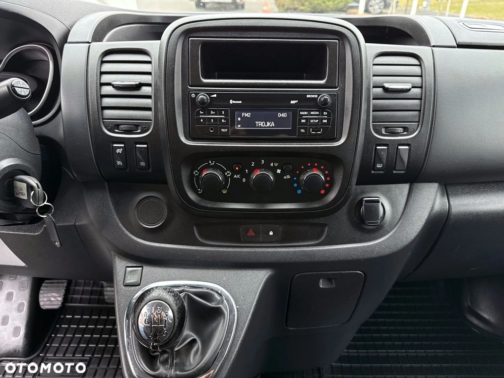 Opel Vivaro L2H1 2,9t Elegance - 11