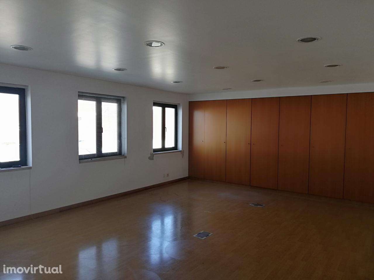 Escritório Fozcenter. Edifício Muito Bem Localizado - Grande imagem: 5/8