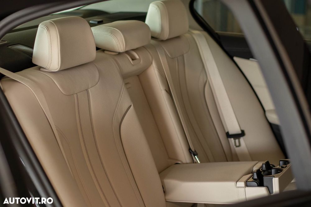 BMW Seria 5 530e xDrive Touring Aut. Luxury Line - 16