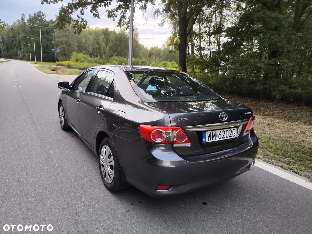 Toyota Corolla 1.6 Luna - 2