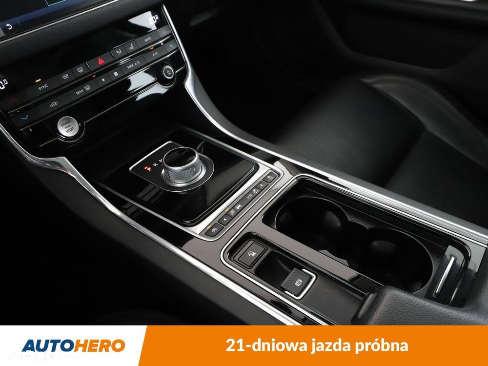 Jaguar XF - 28