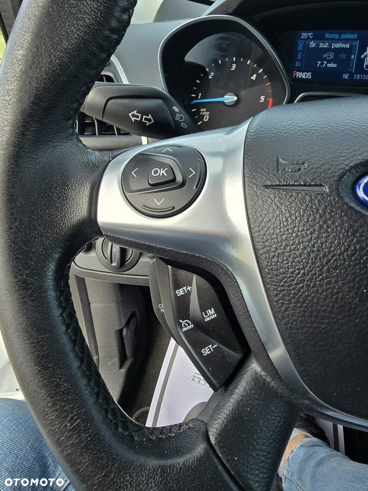 Ford Kuga - 32