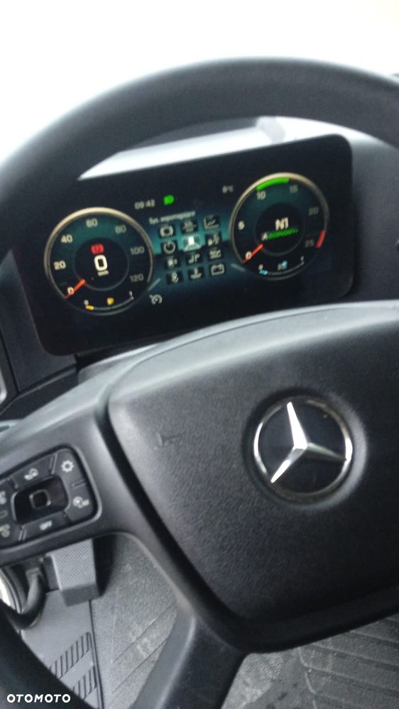 Mercedes-Benz 1845 - 7