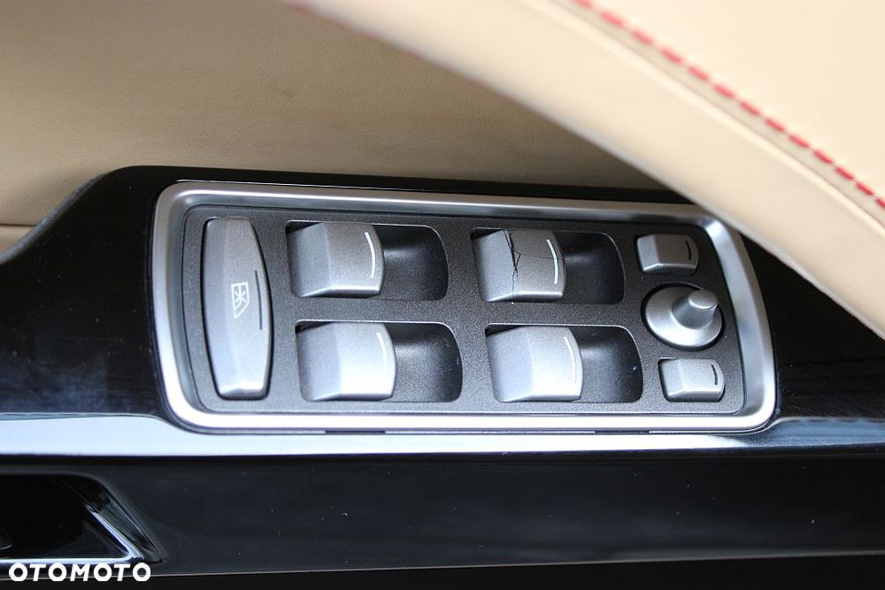 Aston Martin Rapide S - 16