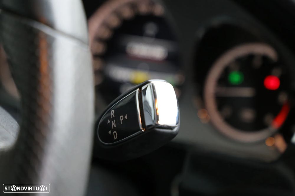 Mercedes-Benz E 300 Bluetec Hybrid Avantgarde - 14