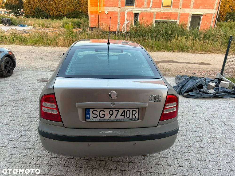 Skoda Octavia 1.6 Tour - 3