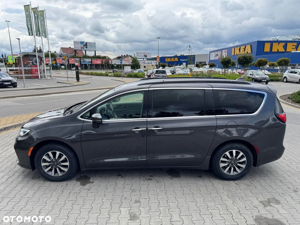 Chrysler Pacifica - 23