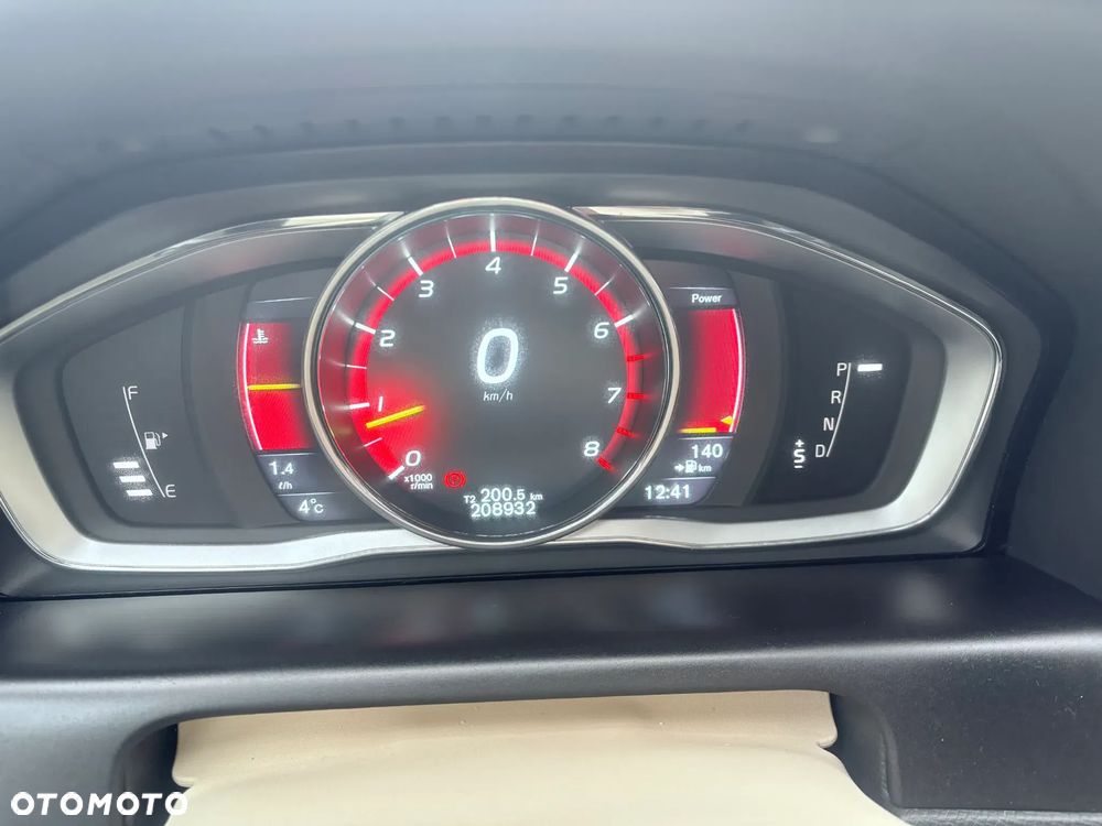 Volvo XC 60 T5 AWD Summum - 4