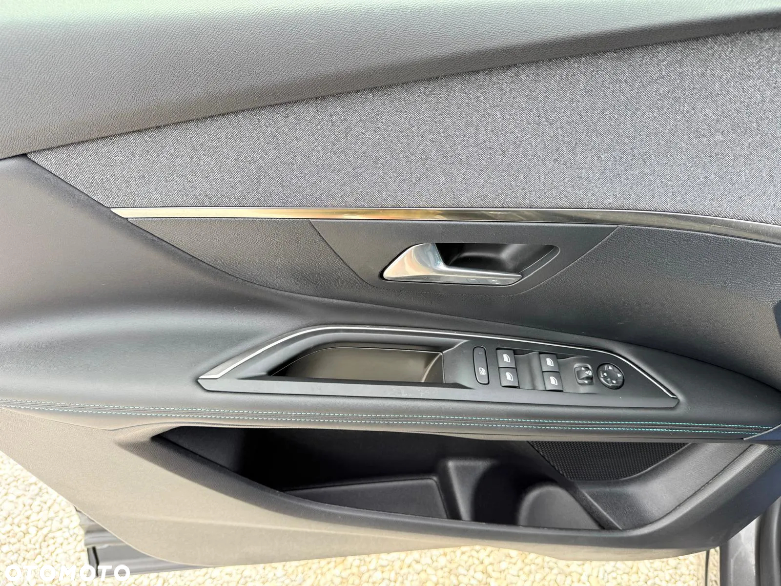 Peugeot 3008 1.6 PureTech Hybrid PHEV Allure S&S EAT8 - 20