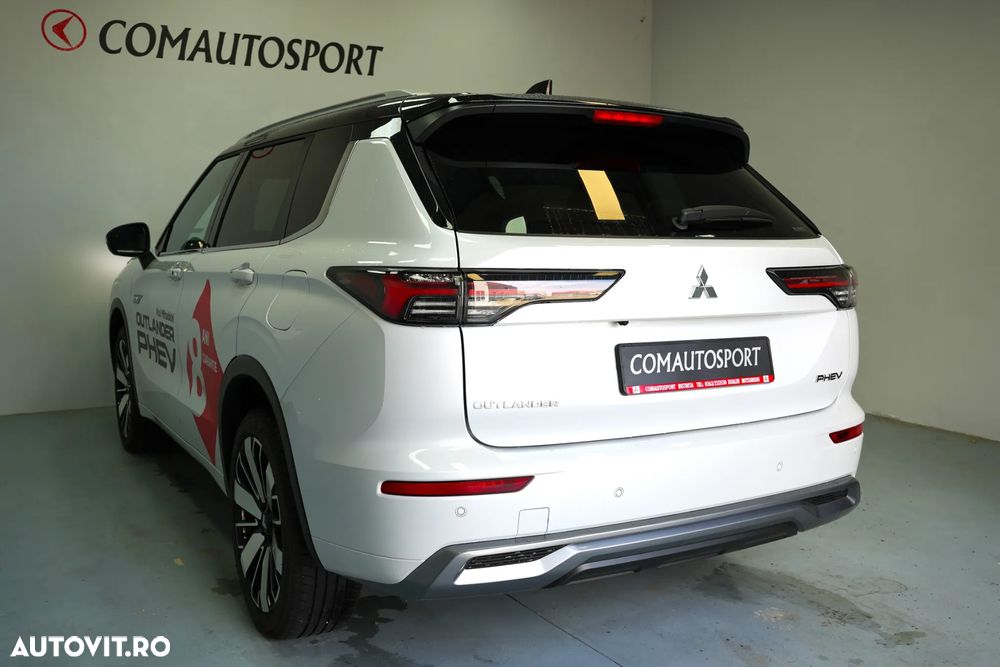 Mitsubishi Outlander - 4