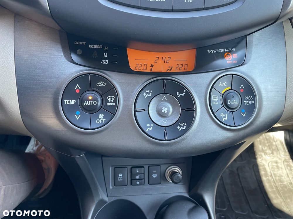 Toyota RAV4 2.0 VVT-i Premium - 21
