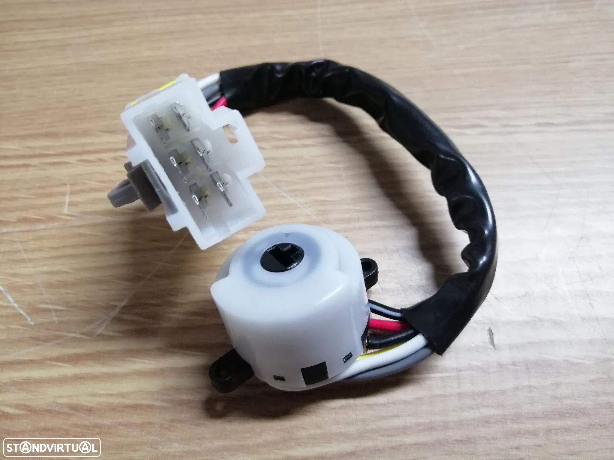 Ficha / Contacto / Tomada do canhão da ignição da Nissan Pickup D22 Navara - 1