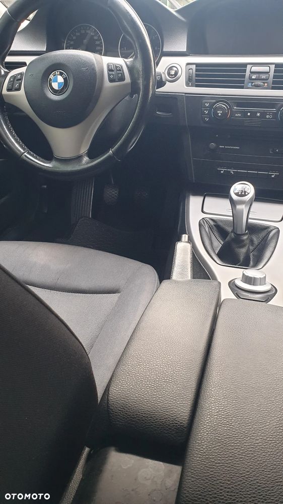BMW Seria 3 320i - 15