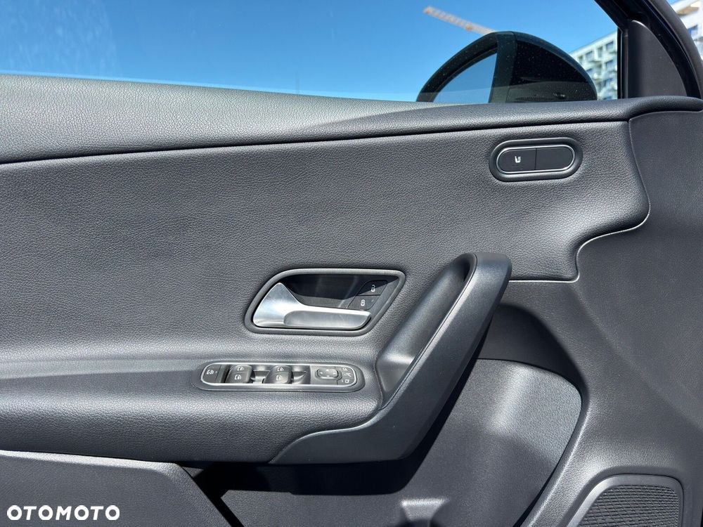 Mercedes-Benz Klasa A 180 7G-DCT - 12