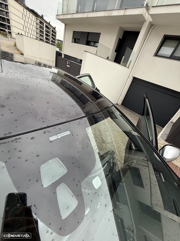 Volvo V40 D2 R Design - 12