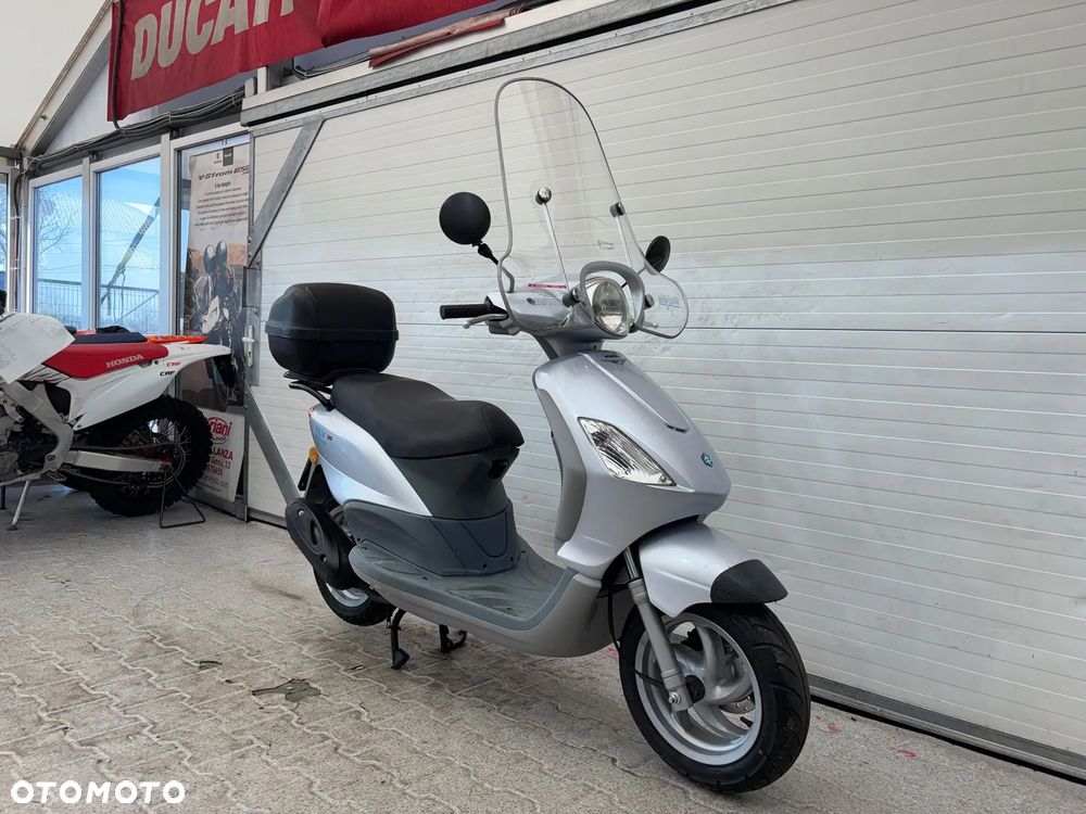 Piaggio FLY - 4