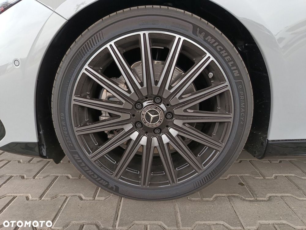 Mercedes-Benz CLA - 21