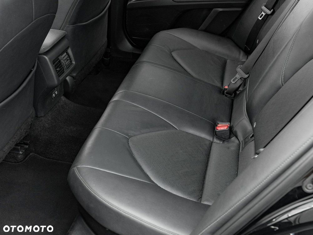 Toyota Camry - 27