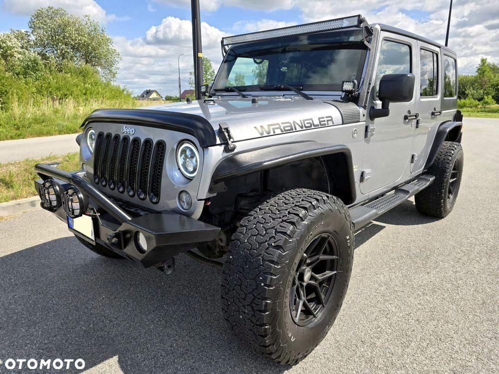 Jeep Wrangler 3.6 Unlim Sahara - 8