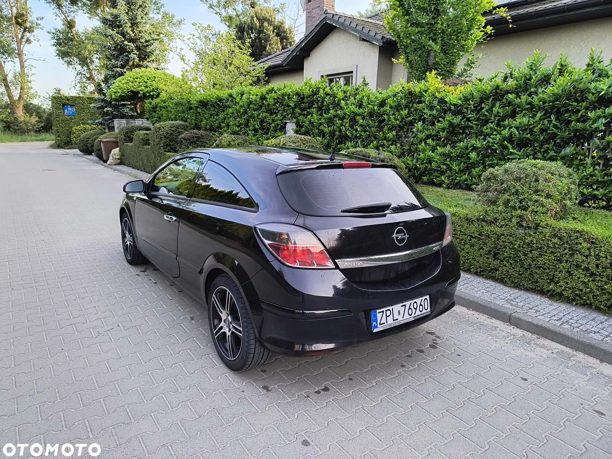Opel Astra GTC 1.6 Sport - 13