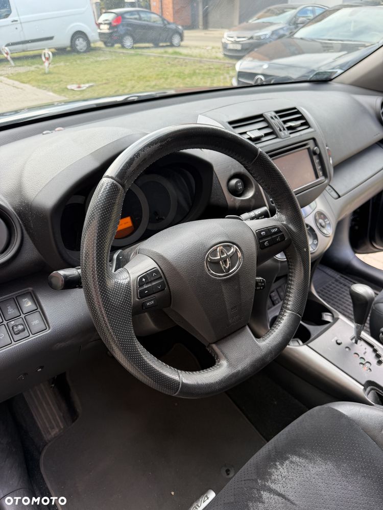 Toyota RAV4 2.2 D-CAT Premium - 17