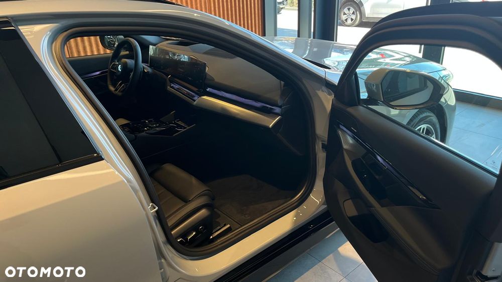 BMW Seria 5 - 34