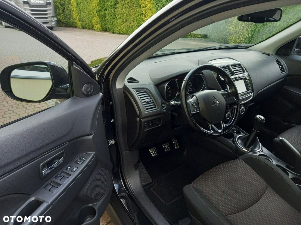 Mitsubishi ASX 1.6 Intense Plus Navi Blue Edition - 28