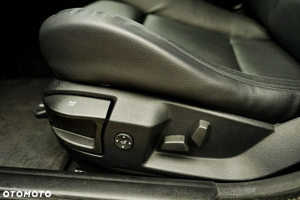 BMW Seria 5 525d - 19