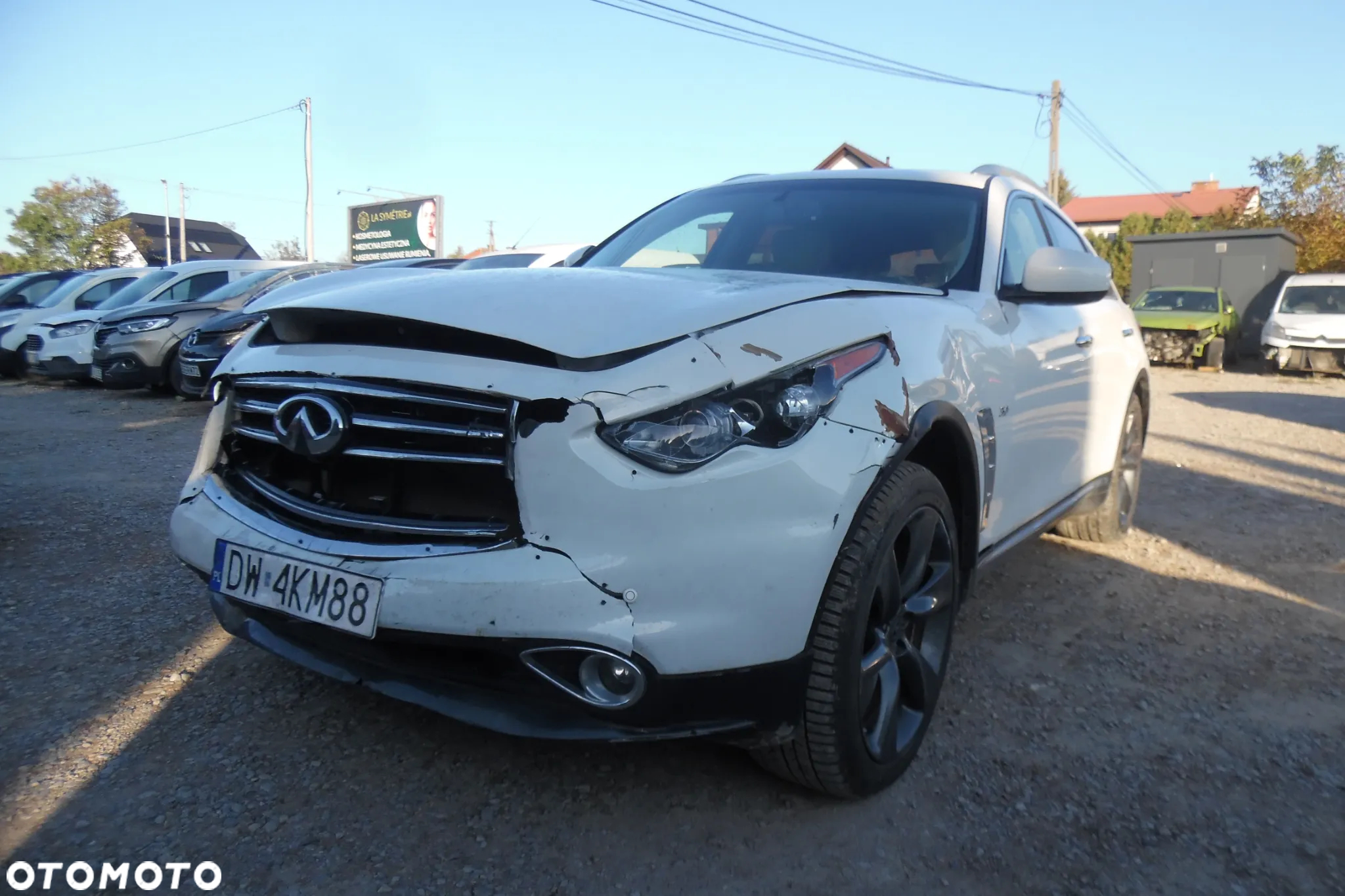 Infiniti QX70 - 2
