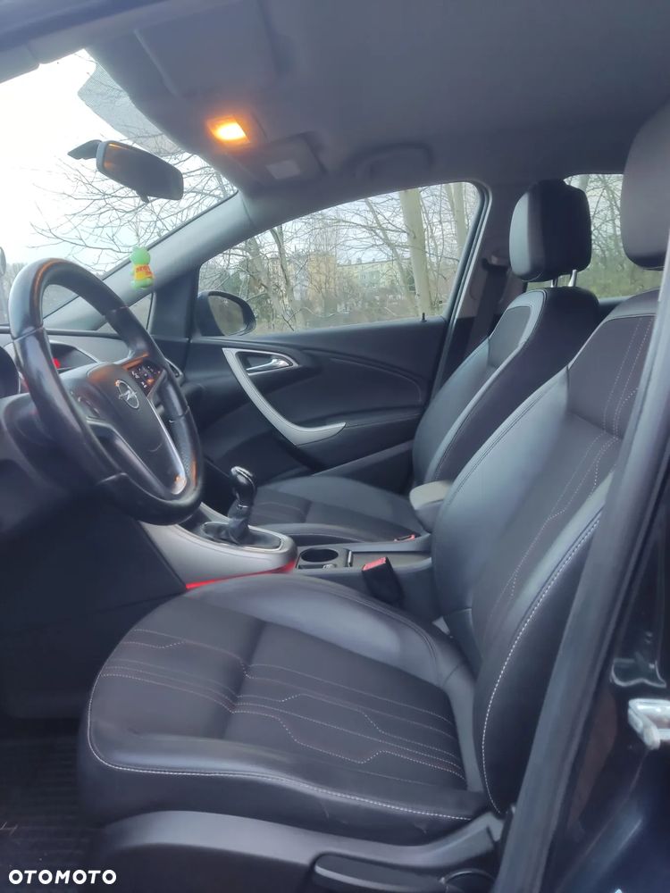 Opel Astra 1.4 Turbo 150 Jahre - 15