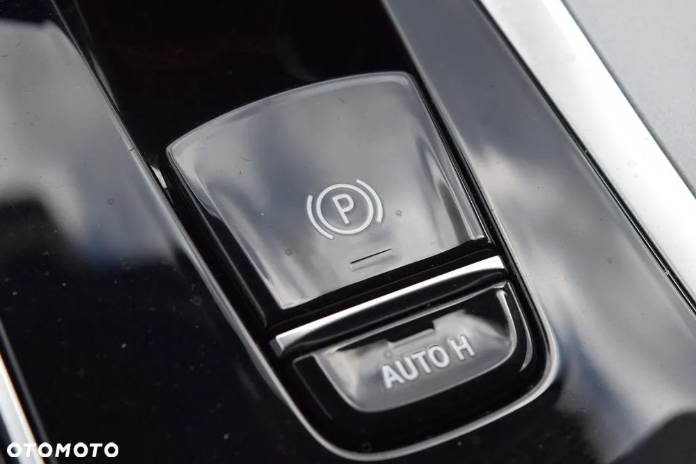 BMW Seria 5 520d - 27