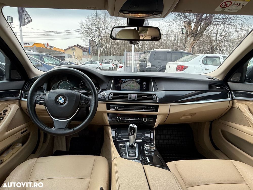BMW Seria 5 525d xDrive AT - 2