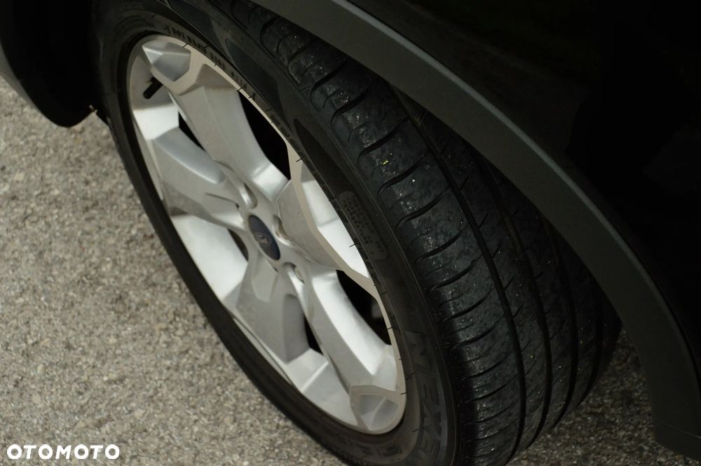 Ford Kuga 2.5 4x4 Titanium - 9