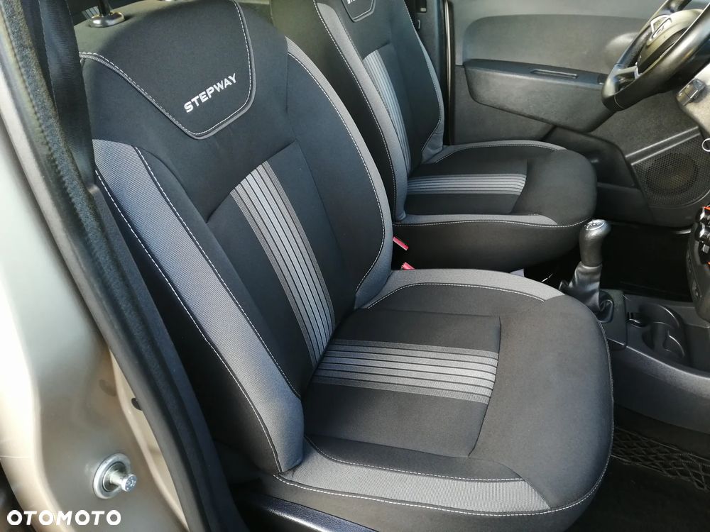 Dacia Dokker TCe 115 N1 Stepway Celebration - 31