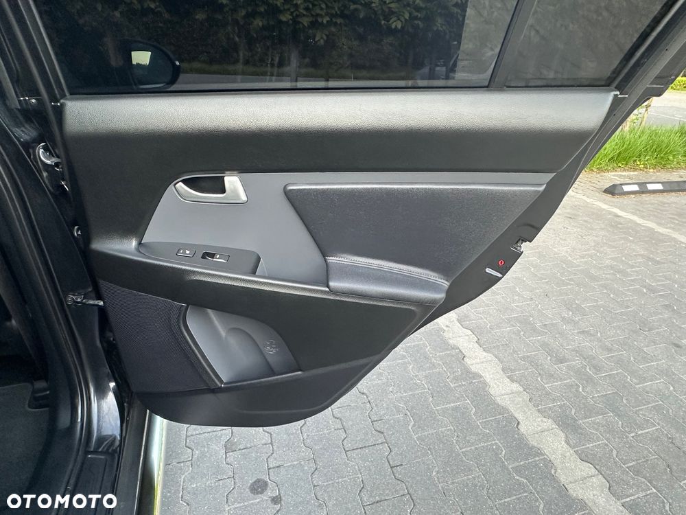 Kia Sportage 2.0 CRDI 4WD Automatik Spirit - 23