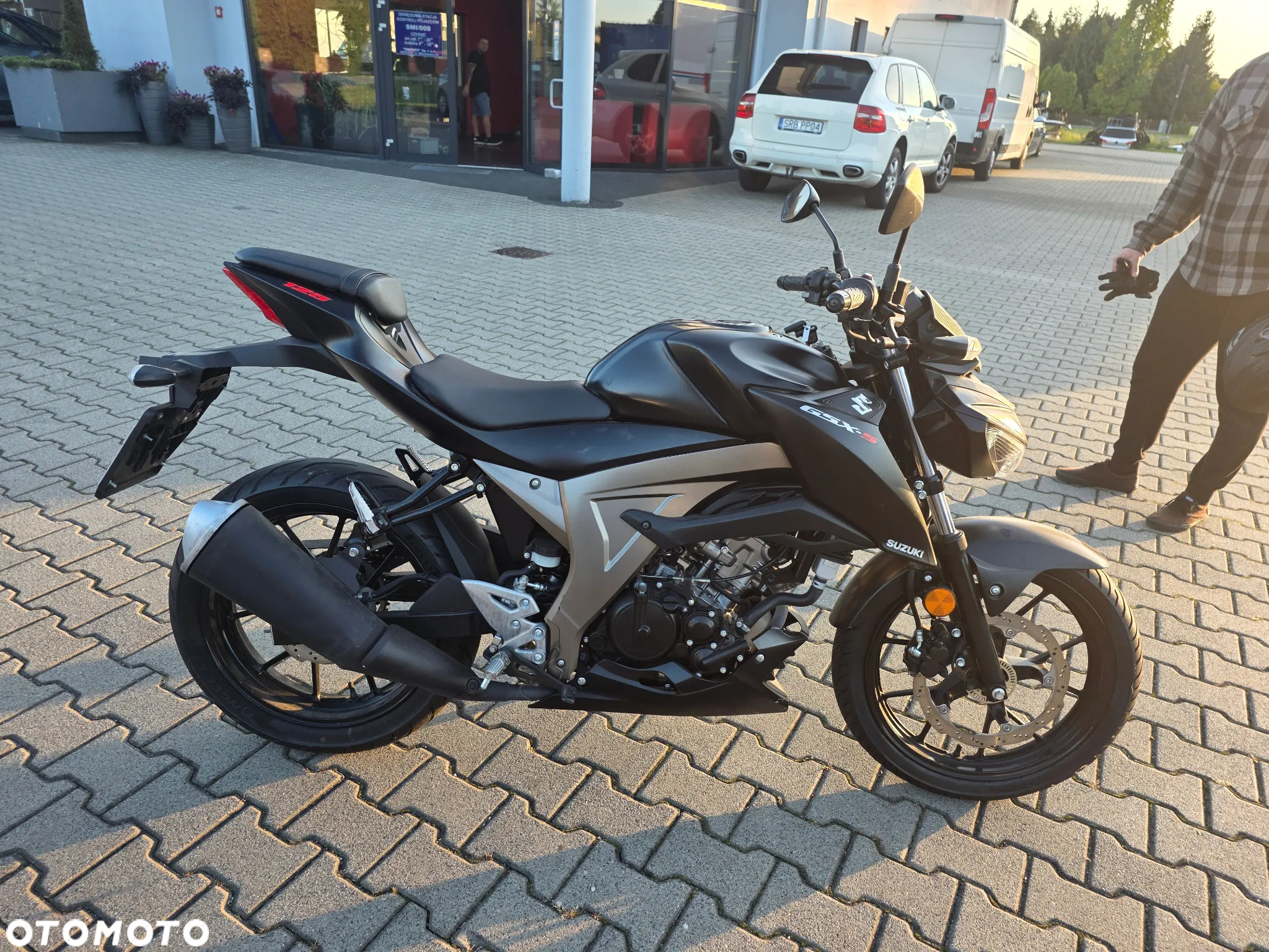 Suzuki GSX - 2