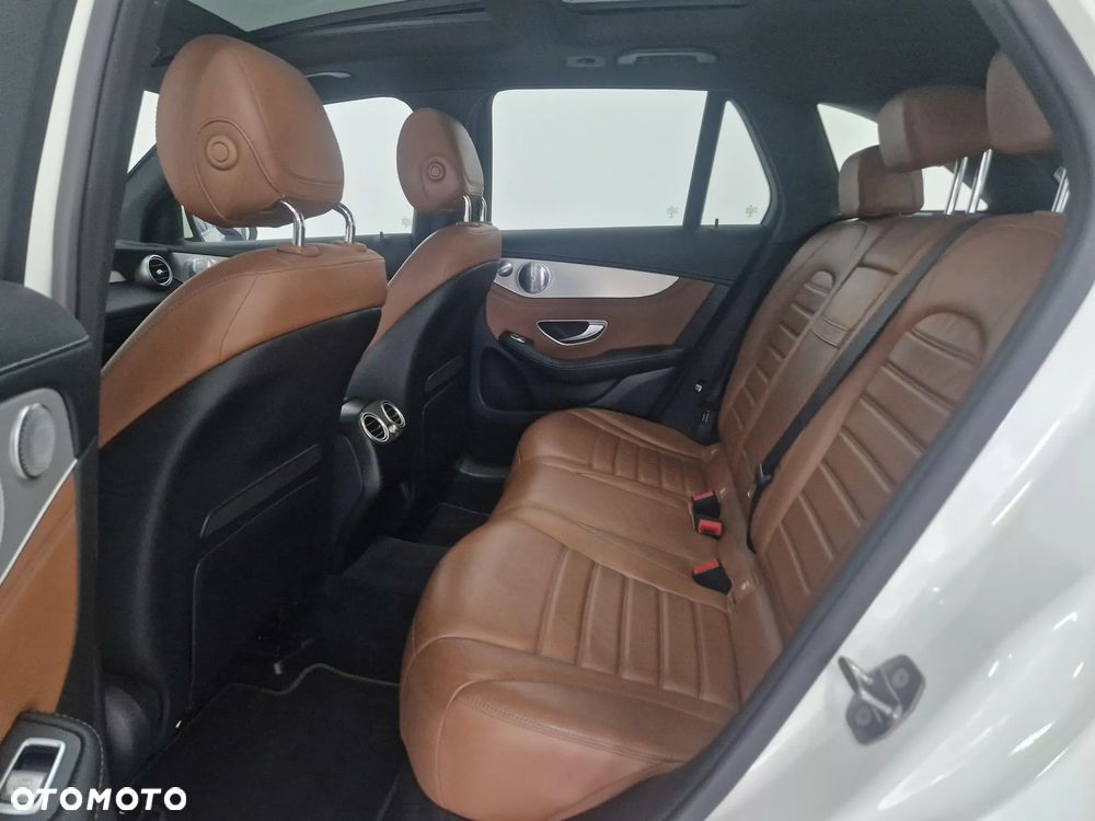 Mercedes-Benz GLC - 22