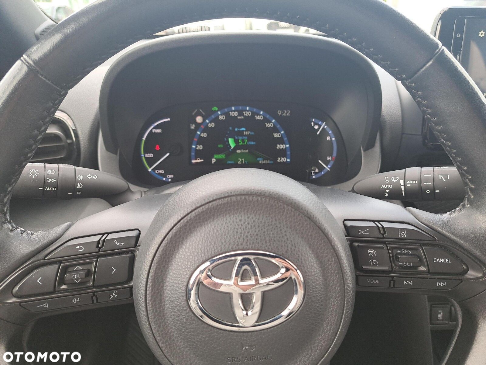 Toyota Yaris Cross - 18