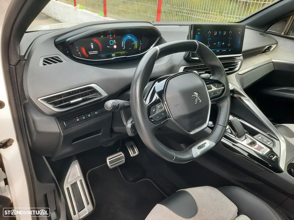 Peugeot 3008 1.6 Hybrid4 GT Pack e-EAT8 - 23